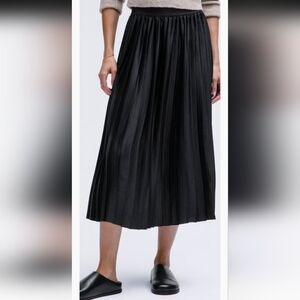 BNWT Lululemon Satin Pleated Midi Skirt